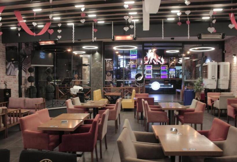 酒店 Burhaniye Marina Boutique