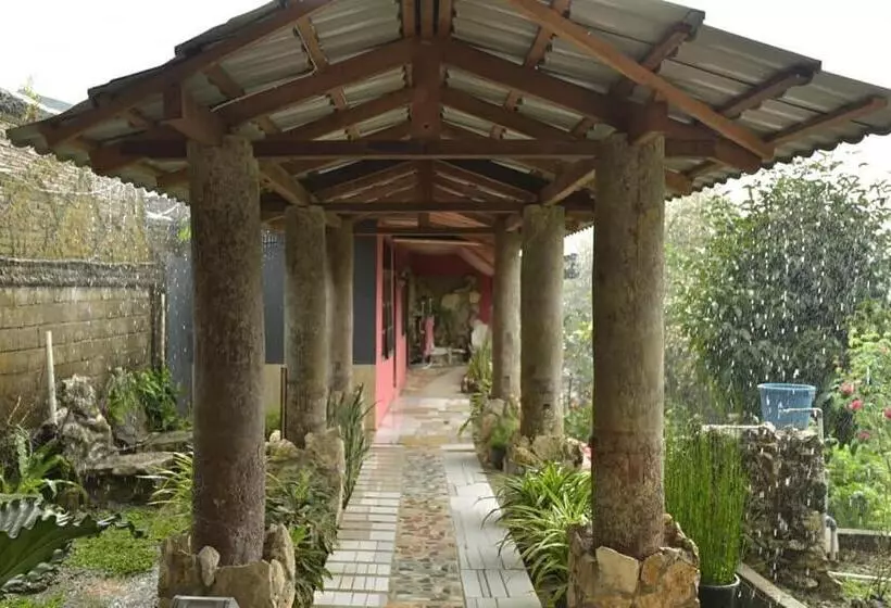 Hotelli Pias Poppies