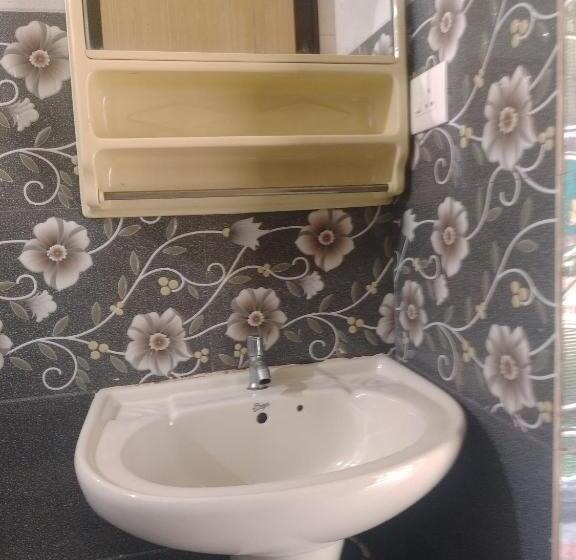 Pensió Baga F Leisure Stay Guest House