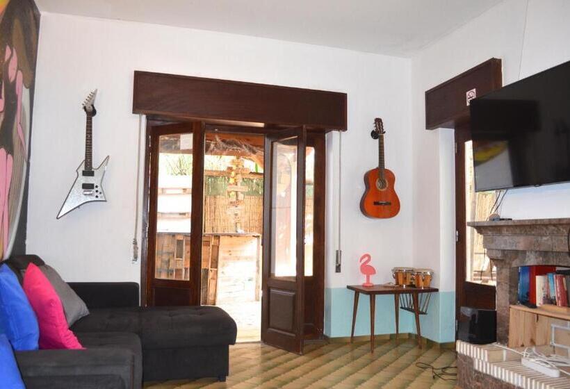 Algarve Surf Camp & Hostel Sagres