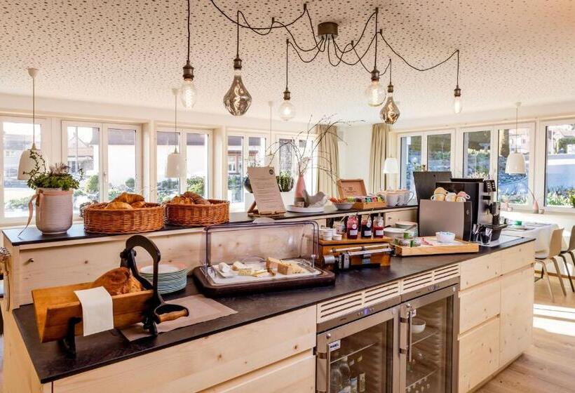 تختخواب و صبحانه Neuhof Gäste & Schokohaus