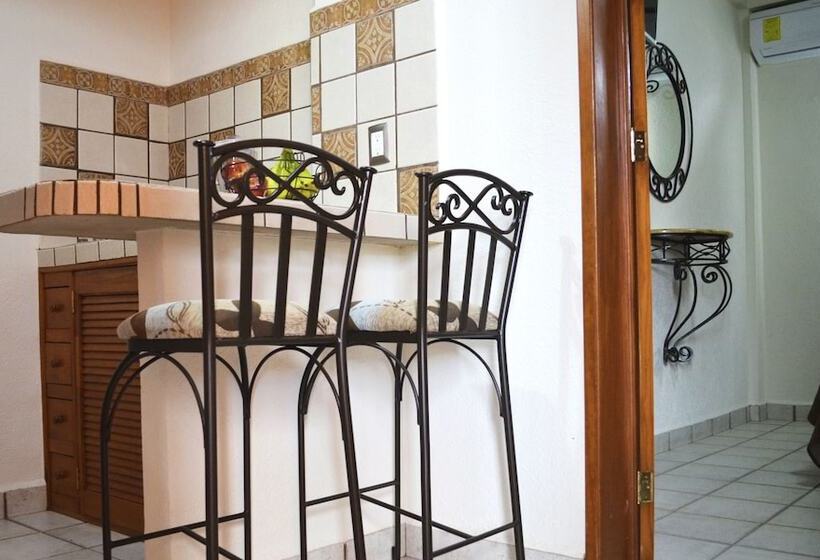 هتل Boutique La Josefina Adults Only