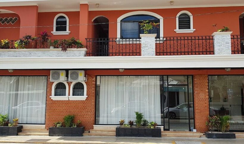 هتل Boutique La Josefina Adults Only