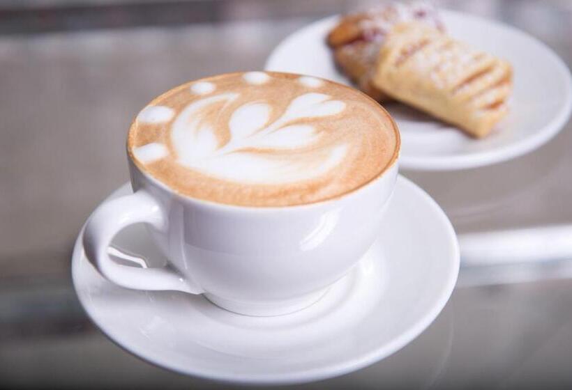 Отель Britannia