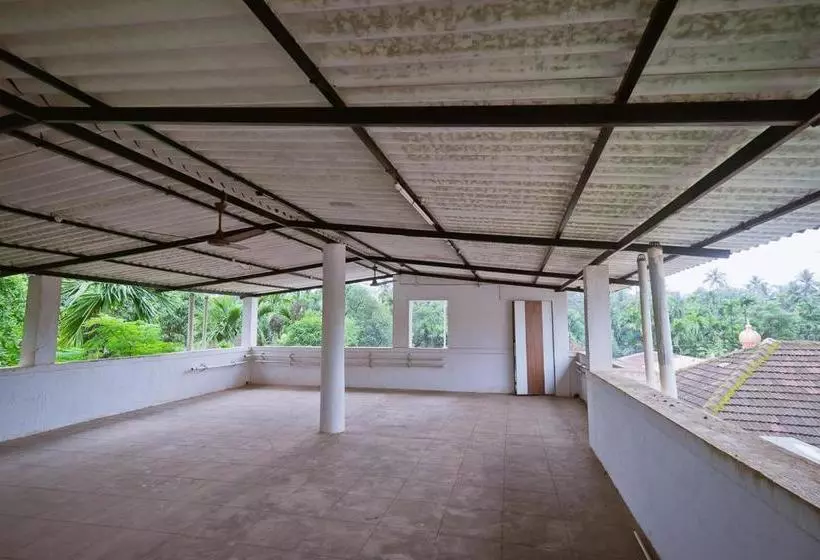 Hotelli Shrikanchan Bungalow Near Dapoli