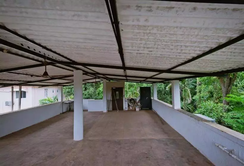 Hotelli Shrikanchan Bungalow Near Dapoli