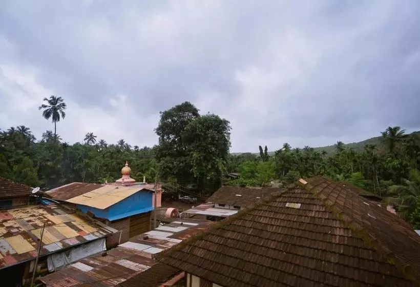 Hotelli Shrikanchan Bungalow Near Dapoli