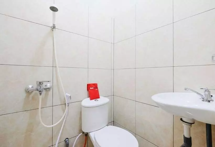 Majatalo Reddoorz Near Universitas Diponegoro Semarang