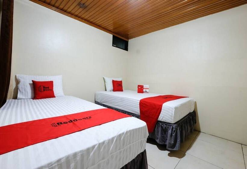 פנסיון Reddoorz Near Universitas Diponegoro Semarang