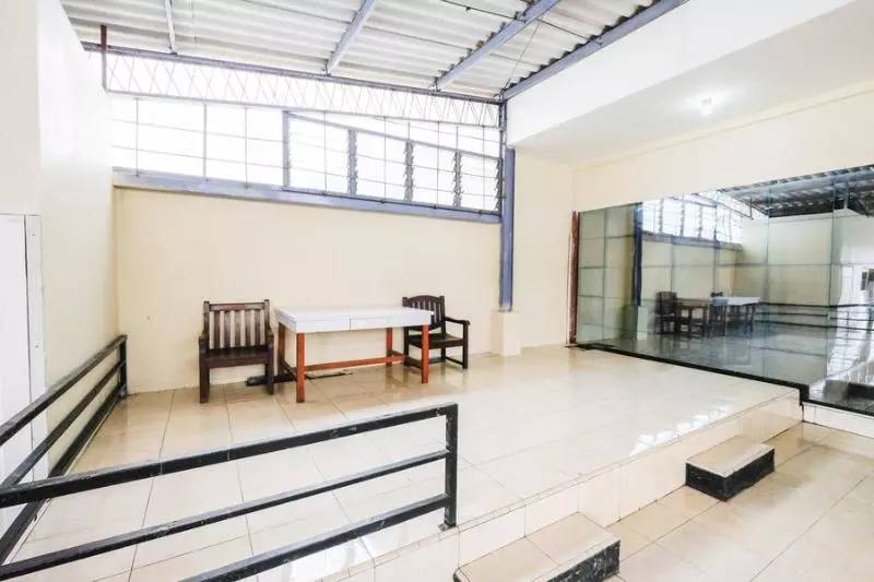 Majatalo Reddoorz Near Universitas Diponegoro Semarang