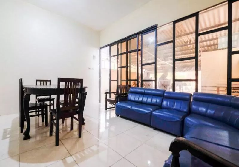 Majatalo Reddoorz Near Universitas Diponegoro Semarang