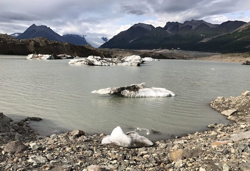 فندق صغير Blackburn Cabins   Mccarthy, Alaska