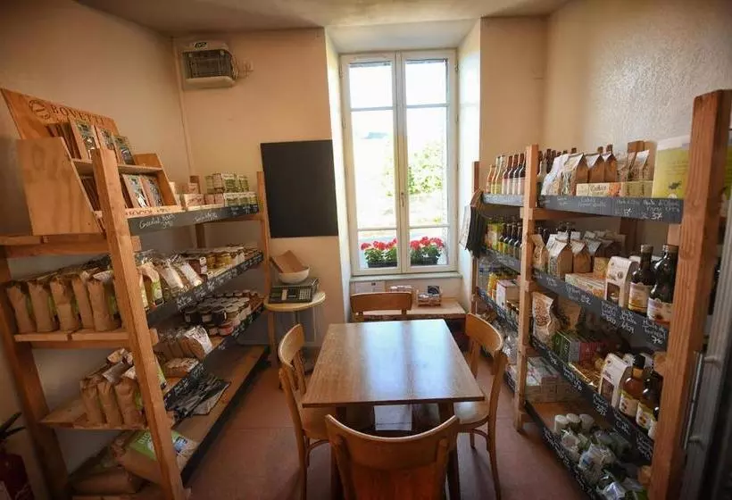 Retkeilymaja L'epicerie De Dienne