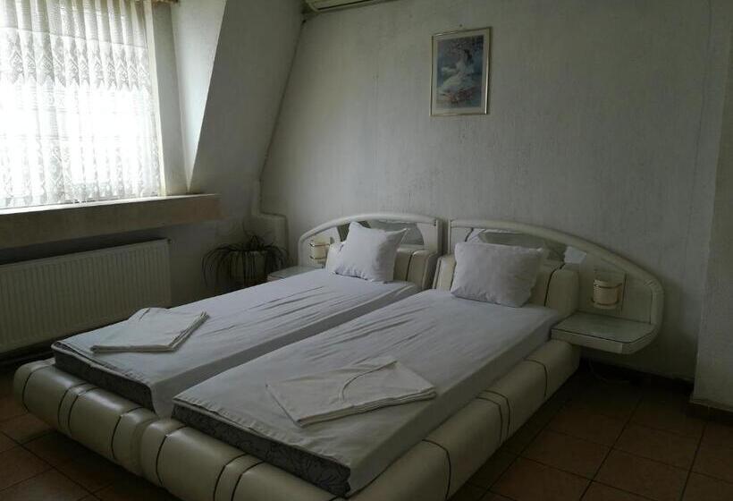 Family Hotel George