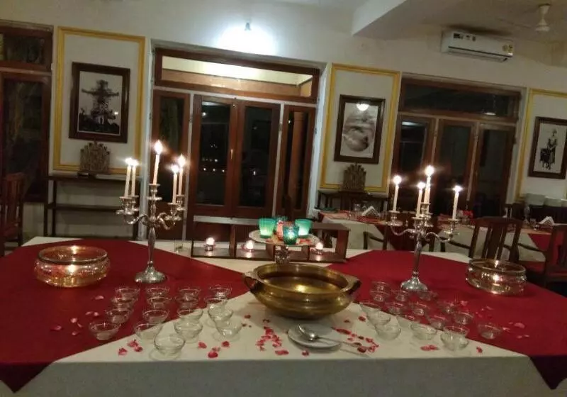 ホテル Bhanwar Vilas Palace