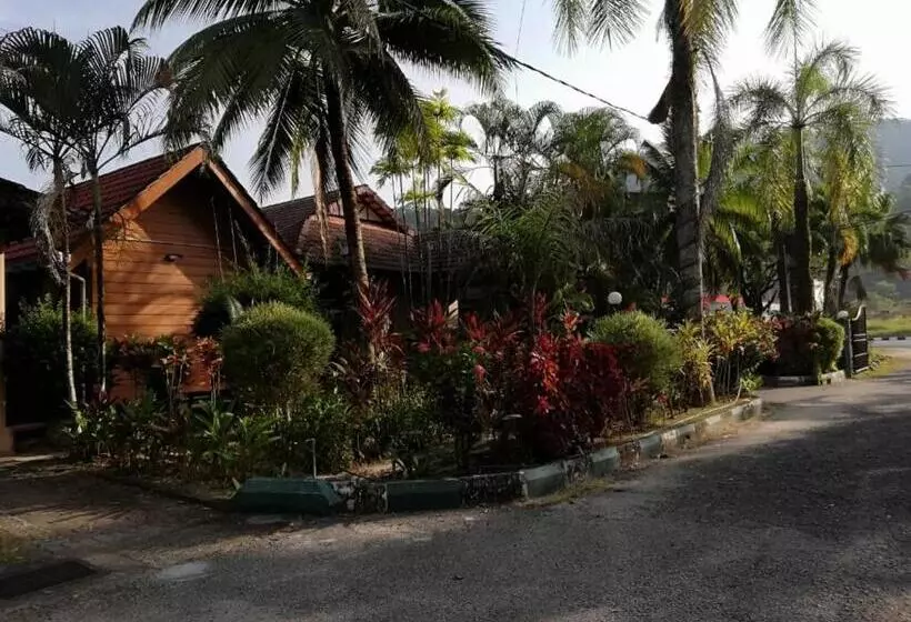 Majatalo Six Villa Inn