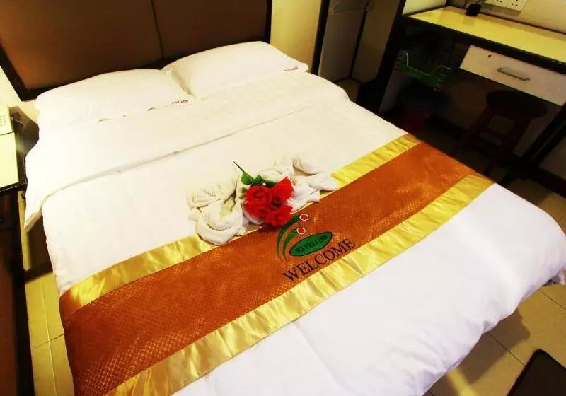 Majatalo Six Villa Inn