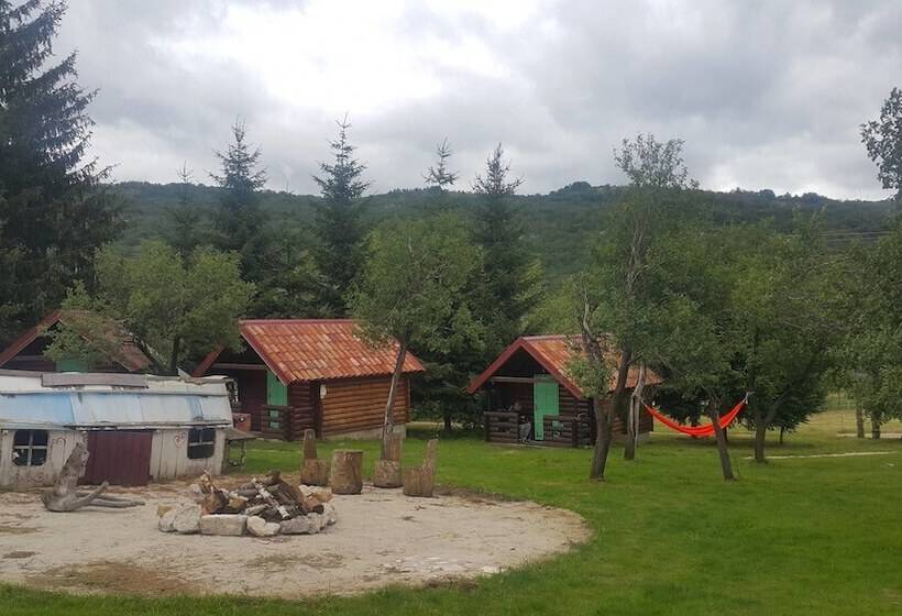 استراحتگاه Etno Selo Montenegro Campsite