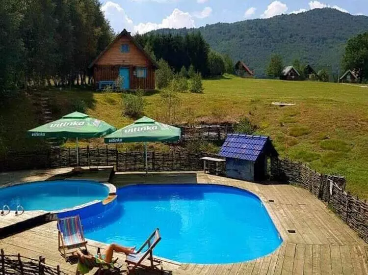 استراحتگاه Etno Selo Montenegro   Campsite