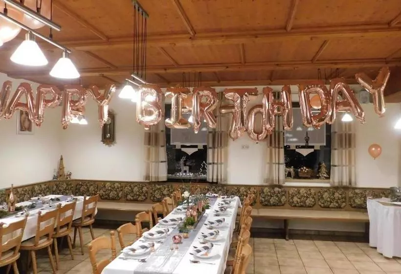 Retkeilymaja Gasthof Grüner Baum