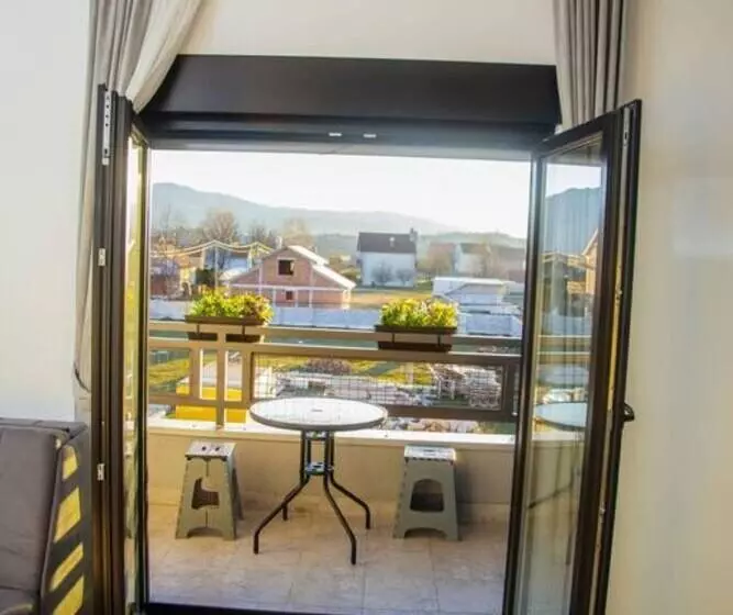 تختخواب و صبحانه Mark S Palace