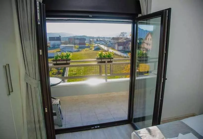 تختخواب و صبحانه Mark S Palace