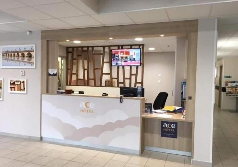 ホテル Ace Hôtel Paris Sud Villabe