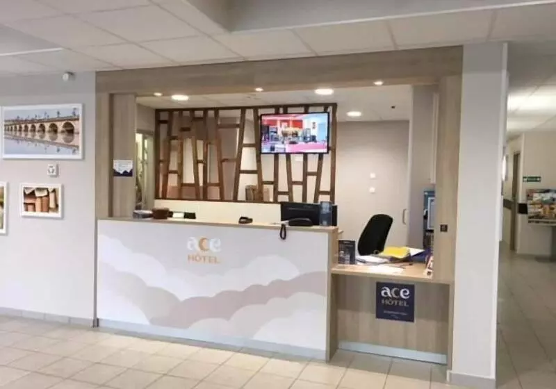 Hotel Ace Hôtel Paris Sud Villabe