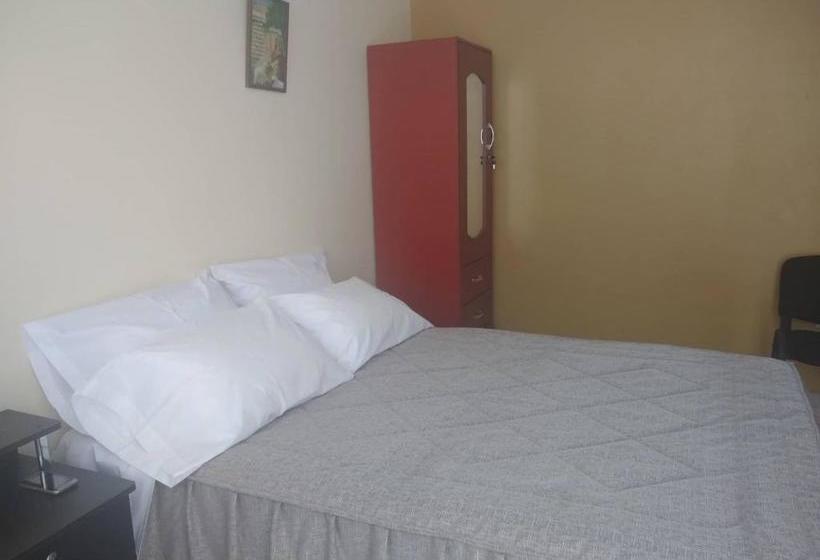 פנסיון Hospedaje Golden Inn