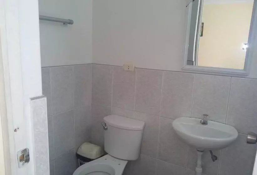 پانسیون Hospedaje Golden Inn