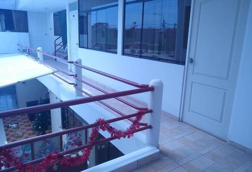 פנסיון Hospedaje Golden Inn