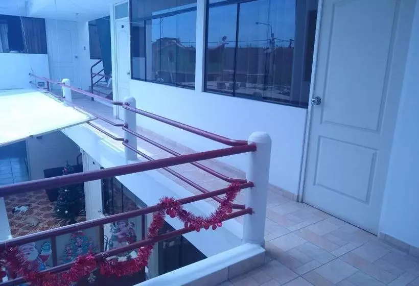 پانسیون Hospedaje Golden Inn