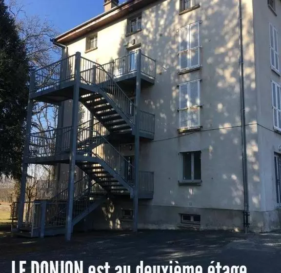 ベッドアンドブレックファースト Le Donjon