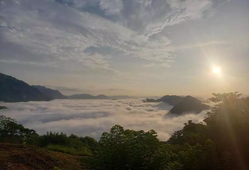 تختخواب و صبحانه Mountain Nest
