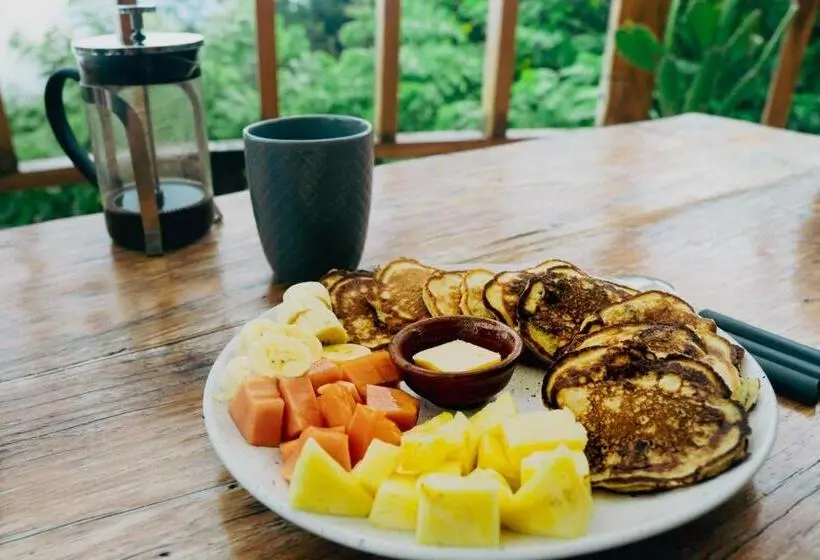 تختخواب و صبحانه Mountain Nest