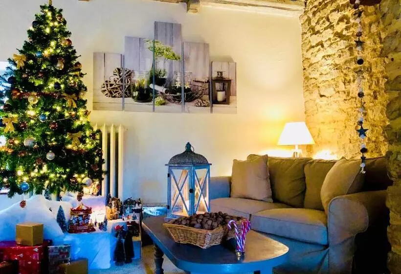 Hotelli Domaine De Vandenesse Et Spa