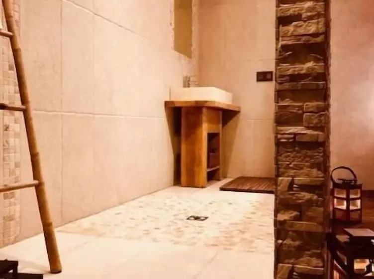 Hotelli Domaine De Vandenesse Et Spa