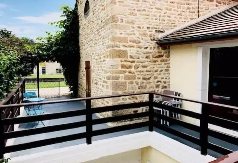 Hotelli Domaine De Vandenesse Et Spa