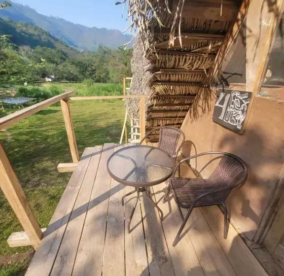 هتل Pachamaya River Hostel