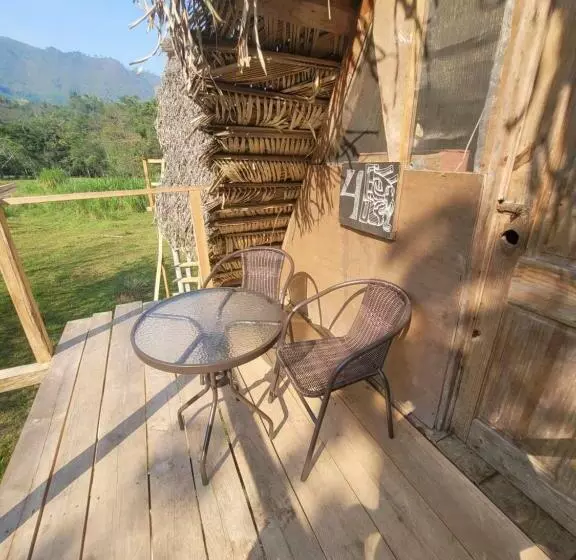 هتل Pachamaya River Hostel