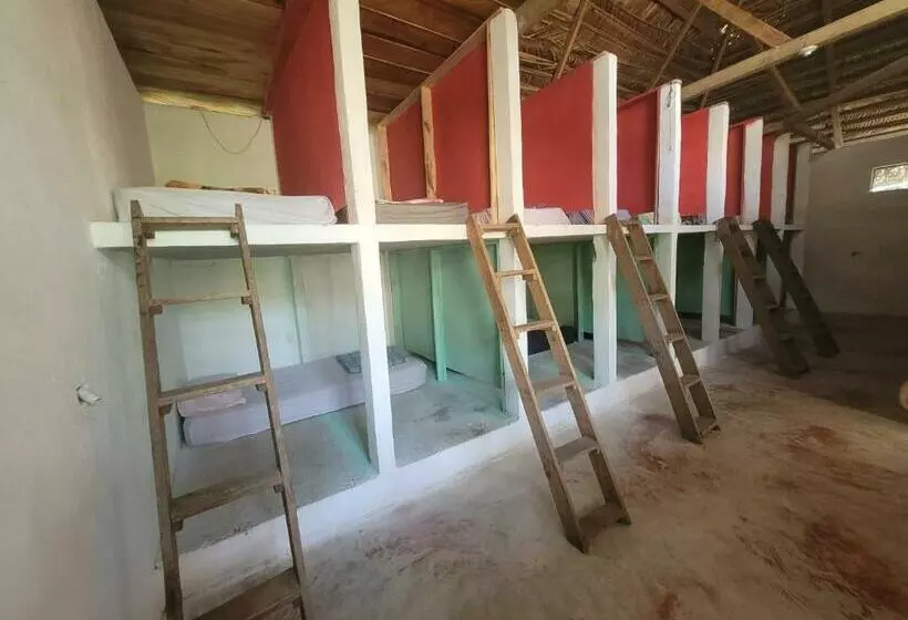 هتل Pachamaya River Hostel
