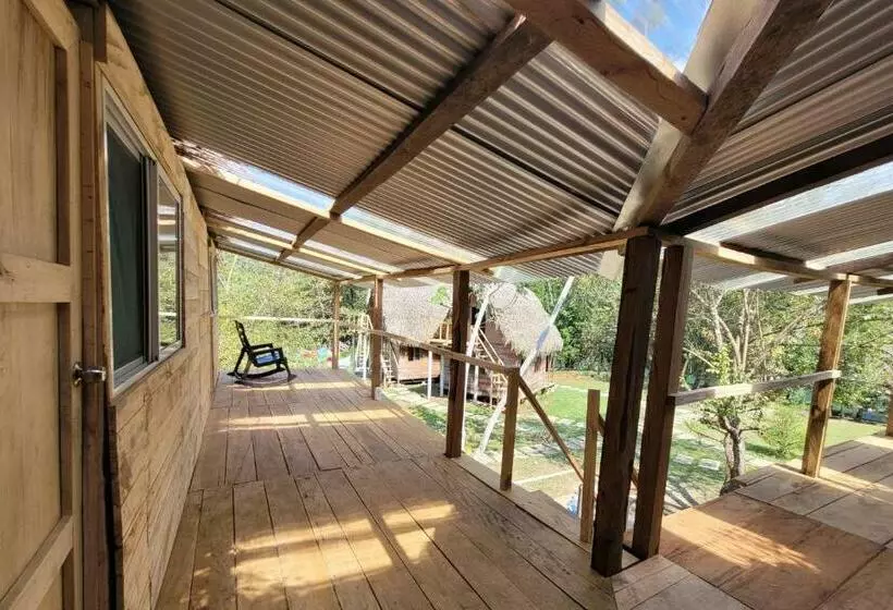 هتل Pachamaya River Hostel