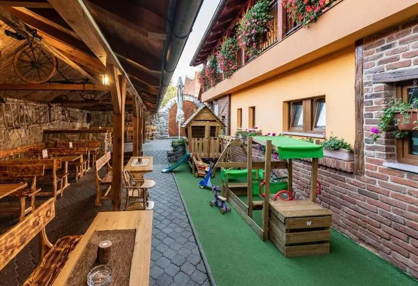 Majatalo Penzion Hluk