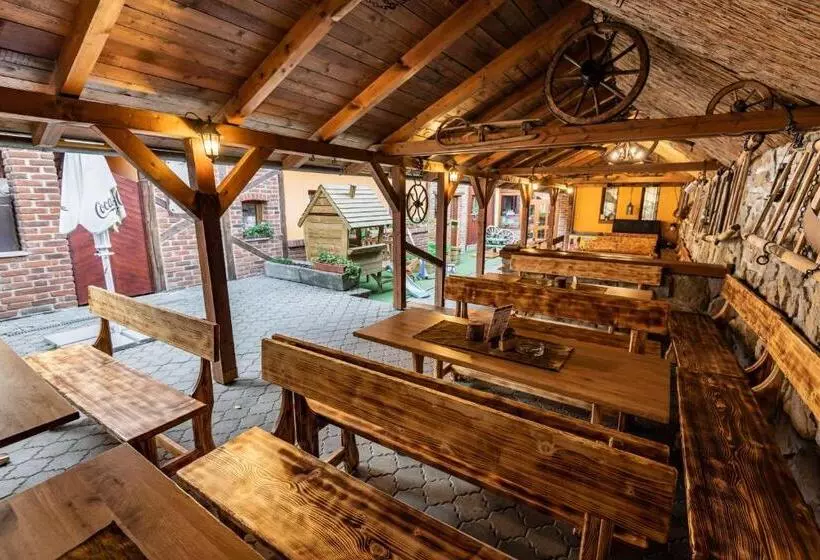 Majatalo Penzion Hluk