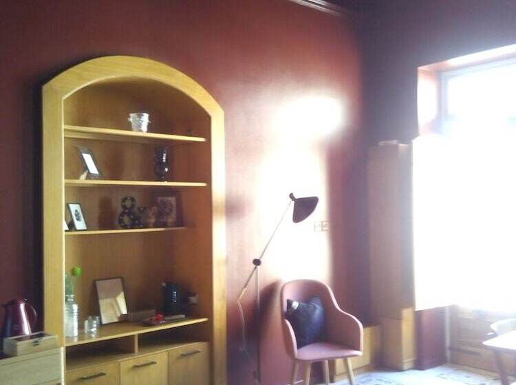 פנסיון Squadron Base