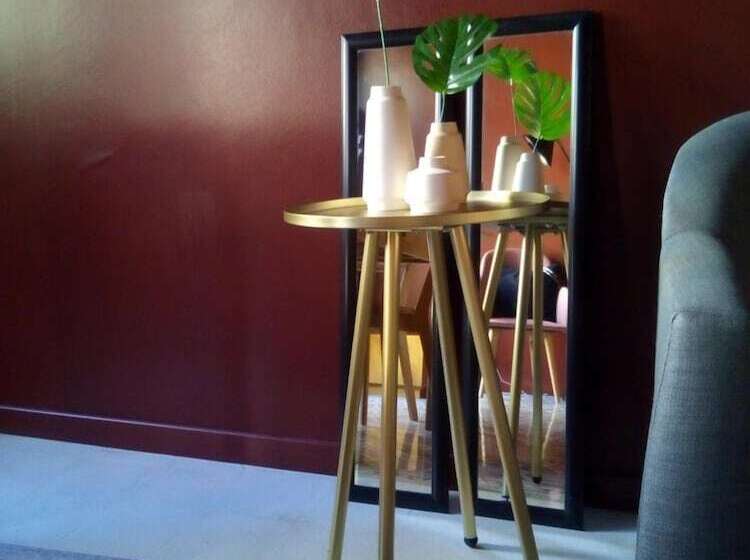 פנסיון Squadron Base