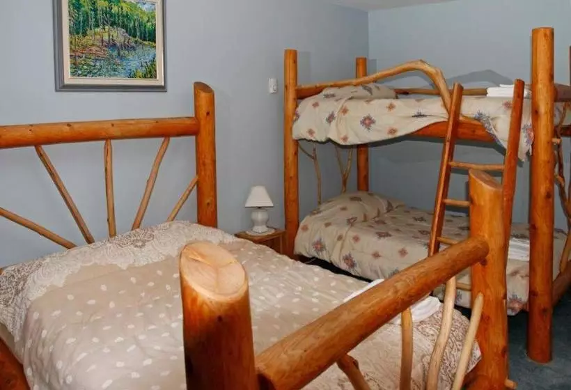 The Mad Musher   Hostel