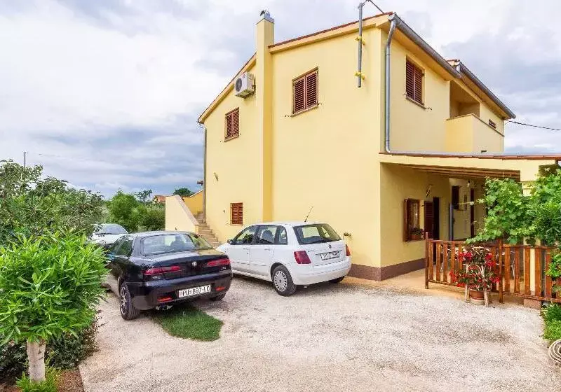 هتل Apartments Predrag