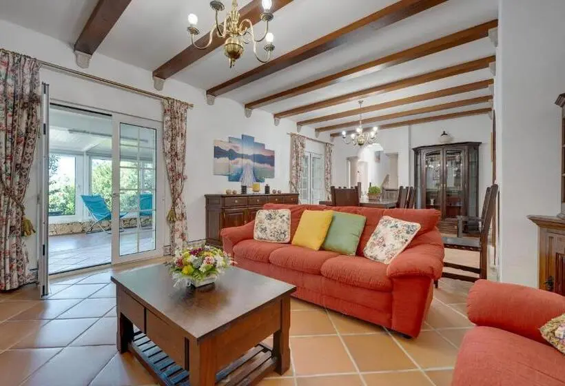 Villa Das Buganvilias by Delilah Collection