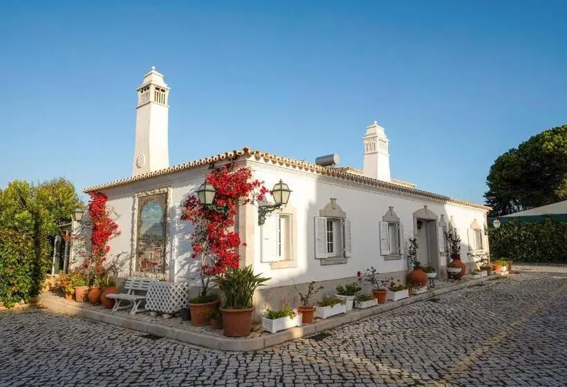 Villa Das Buganvilias by Delilah Collection